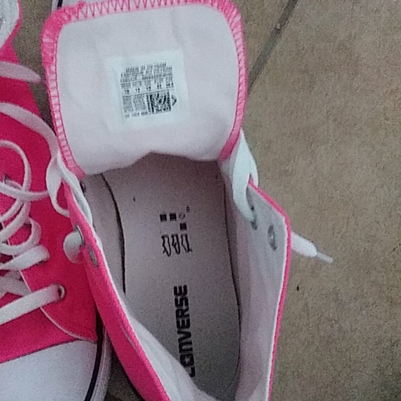 Pink Converse - Picture 3 of 3